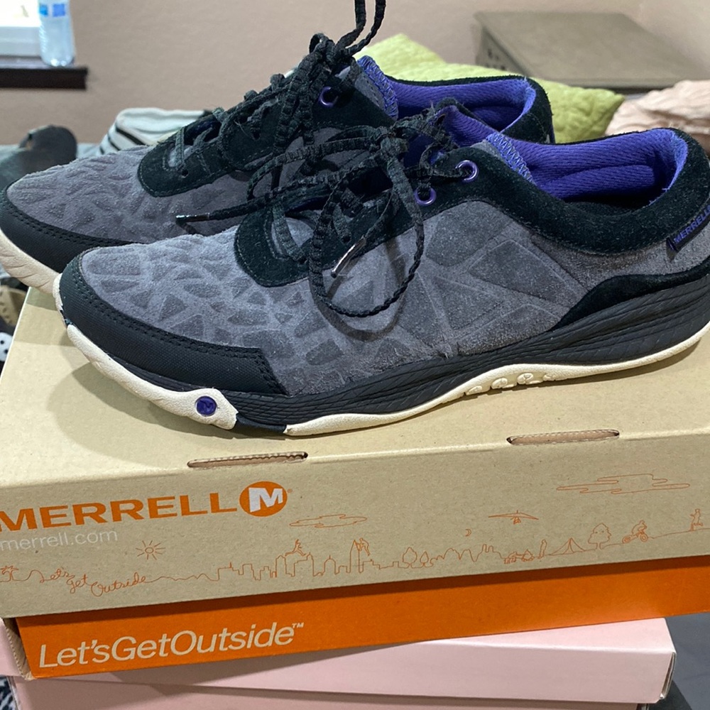 Merrill sneakers